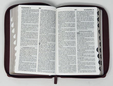 Cargar imagen en el visor de la galería, BIBLIA REINA VALERA 1960 LETRA GRANDE- FONT 12 TAMAÑO MANUAL MARRÓN CON ÍNDICE Y CIERRE