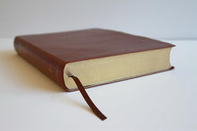 Cargar imagen en el visor de la galería, RVR60 BIBLIA TAMAÑO LETRA SUPER GIGANTE SIMIL PIEL MARRÓN