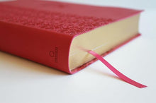 Cargar imagen en el visor de la galería, RVR60 BIBLIA TAMAÑO LETRA SUPER GIGANTE SIMIL PIEL FUCSIA ROSADA