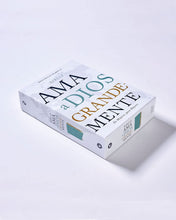 Cargar imagen en el visor de la galería, BIBLIA NUEVA BIBLIA LAS AMERICAS- AMA A DIOS GRANDEMENTE- PASTA BLANDA TURQUESA INTERIOR A CUATRO COLORES