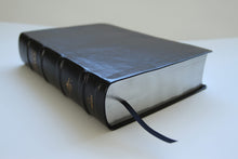 Cargar imagen en el visor de la galería, RV60 BIBLIA DE ESTUDIO DAKE- TAMAÑO GRANDE PIEL