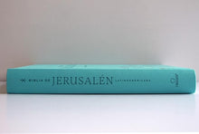 Cargar imagen en el visor de la galería, BIBLIA JERUSALÉN LATINOAMERICANA TAPA DURA EDICIÓN ESPECIAL REGALO