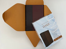 Cargar imagen en el visor de la galería, RV60 BIBLIA DE ESTUDIO DAKE- TAMAÑO GRANDE PIEL