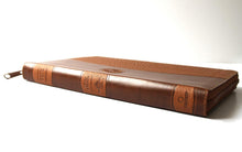 Cargar imagen en el visor de la galería, RVR60 BIBLIA TAMAÑO GRANDE LETRA GRANDE PIEL CANELA CON CREMALLERA