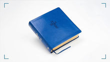 Cargar imagen en el visor de la galería, BIBLIA REINA VALERA 1960 QR- PRINCIPIOS PARA VIVIR- SIMIL PIEL AZUL