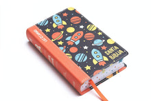 Cargar imagen en el visor de la galería, NVI BIBLIA LUZ EN MI CAMINO- COHETES MULTICOLOR SIMIL PIEL