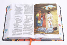 Cargar imagen en el visor de la galería, NVI BIBLIA LUZ EN MI CAMINO- COHETES MULTICOLOR SIMIL PIEL