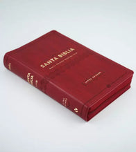 Cargar imagen en el visor de la galería, NVI BIBLIA MANUAL CON CIERRE LETRA 11 PTS