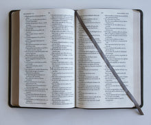 Cargar imagen en el visor de la galería, RVR 1960 BIBLIA NOMBRES DE DIOS- LETRA GRANDE TAMANO MANUAL SIMIL PIEL