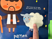 Cargar imagen en el visor de la galería, TOCA Y JUEGA- BUENAS NOCHES PEQUEÑA OVEJA (SALMO 23)