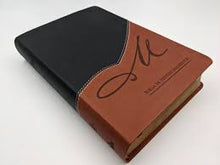 Cargar imagen en el visor de la galería, RV1960 BIBLIA DE ESTUDIO MACARTHUR SIMIL PIEL DUO TONO REINA VALERA 1960