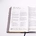 Cargar imagen en el visor de la galería, RVR1960 BIBLIA DE ESTUDIO PARA MUJERES-AZUL FLOREADO TELA