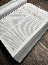 Cargar imagen en el visor de la galería, REINA VALERA REVISADA BIBLIA PATRÍSTICA- TAPA DURA - LA SABIDURÍA DEL CRISTIANISMO ANTIGUO SIGLOS I AL VI