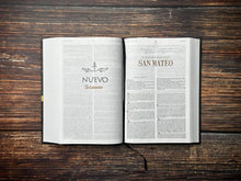 Cargar imagen en el visor de la galería, REINA VALERA REVISADA BIBLIA PATRÍSTICA- TAPA DURA - LA SABIDURÍA DEL CRISTIANISMO ANTIGUO SIGLOS I AL VI
