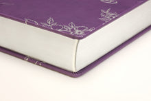 Cargar imagen en el visor de la galería, BIBLIA INSPIRA- NUEVA TRADUCCIÓN VIVIENTE QUE INSPIRA TU CREATIVIDAD- HARDCOVER