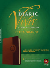 Cargar imagen en el visor de la galería, BIBLIA DIARIO VIVIR NTV-BIBLIA DE ESTUDIO LETRA GRANDE