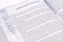 Cargar imagen en el visor de la galería, BIBLIA DE ESTUDIO APOLOGÉTICA REINA VALERA 1960- NEGRO IMITACIÓN PIEL
