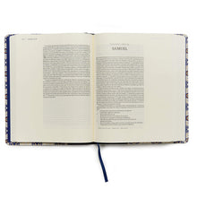 Cargar imagen en el visor de la galería, RVR 1960 BIBLIA DE APUNTES- PIEL FABRICADA Y MOSAICO CREMA Y AZUL LETRA GRANDE
