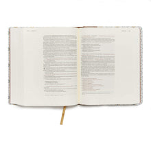 Cargar imagen en el visor de la galería, NVI BIBLIA DE APUNTES- AZULEJOS COLOR SALVIA-SIMIL PIEL