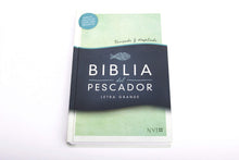 Cargar imagen en el visor de la galería, NVI BIBLIA DEL PESCADOR LETRA GRANDE- VERDE TAPA DURA
