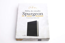 Cargar imagen en el visor de la galería, BIBLIA DE ESTUDIO SPURGEON NEGRA PIEL GENUINA