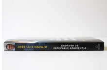 Cargar imagen en el visor de la galería, CADÁVER DE IMPECABLE APARIENCIA-TODOS VALEMOS MÁS QUE EL PEOR ERROR QUE HAYAMOS COMETIDO