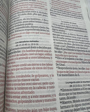 Cargar imagen en el visor de la galería, RVR60 BIBLIA EXQUISITA
