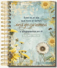 Cargar imagen en el visor de la galería, JOURNAL ÉSTE ES EL DÍA QUE HIZO EL SEÑOR- LIBRETA CON ANILLAS

