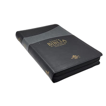 Cargar imagen en el visor de la galería, RV60 BIBLIA CON CIERRE 12 PUNTOS LETRA GRANDE CON ÍNDICE
