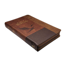 Cargar imagen en el visor de la galería, RV60 BIBLIA INSPIRACIÓN ÁGUILA IMITACIÓN PIEL CON CIERRE/ÍNDICE LETRA GRANDE 12  PUNTOS
