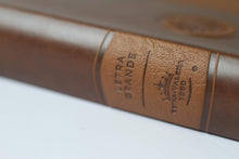 Cargar imagen en el visor de la galería, RVR60 BIBLIA TAMAÑO GRANDE LETRA GRANDE PIEL CANELA CON CREMALLERA
