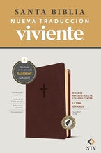 Cargar imagen en el visor de la galería, BIBLIA NTV LETRA GRANDE CON FILAMENT SENTIPIEL CAFÉ ÍNDICE
