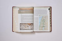 Cargar imagen en el visor de la galería, NVI BIBLIA DE ESTUDIO TEOLOGÍA BÍBLICA- SIGUE EL PLAN REDENTOR DE DIOS COMO SE DESENLAZA EN LAS ESCRITURAS  , LEATHER SOFT
