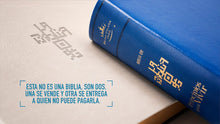 Cargar imagen en el visor de la galería, BIBLIA REINA VALERA 1960 QR- PRINCIPIOS PARA VIVIR- SIMIL PIEL AZUL
