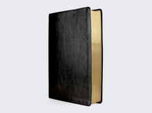 Cargar imagen en el visor de la galería, RVR TRASFONDO CULTURAL- LEATHER NEGRO  INTERIOR A COLOR- EL CONTEXTO LO CAMBIA TODO
