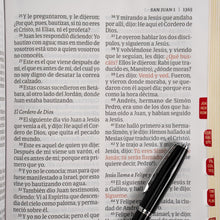 Cargar imagen en el visor de la galería, BIBLIA REINA VALERA 1960- LETRA GIGANTE NEGRO IMITACIÓN PIEL
