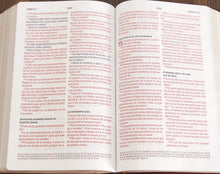 Cargar imagen en el visor de la galería, BIBLIA PESHITTA- IMITACIÓN PIEL NEGRO
