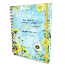 Cargar imagen en el visor de la galería, JOURNAL ÉSTE ES EL DÍA QUE HIZO EL SEÑOR- LIBRETA CON ANILLAS
